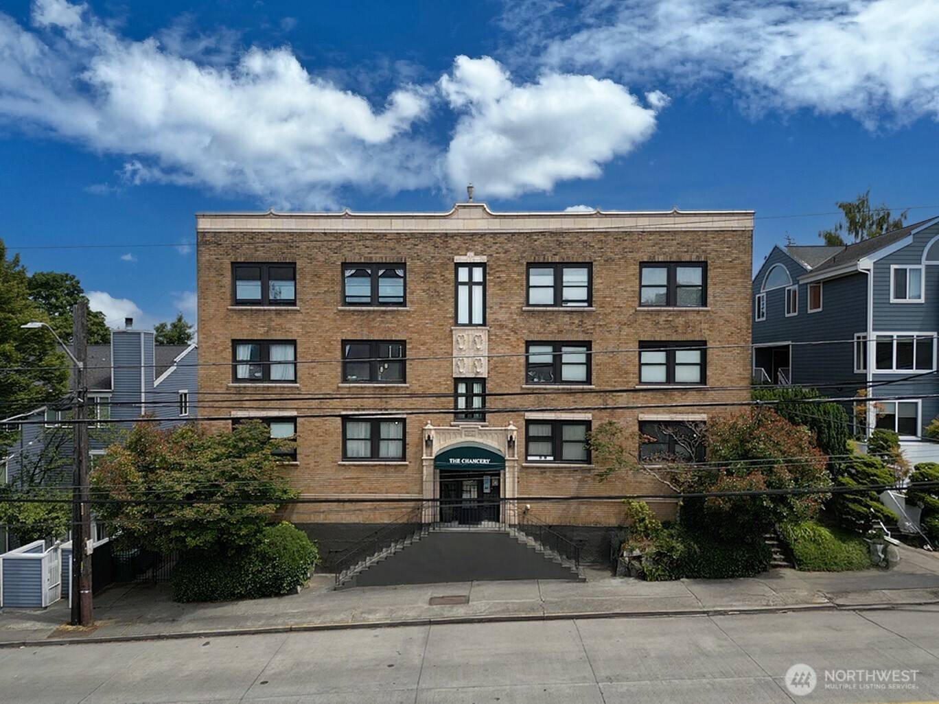 Seattle, WA 98102,2328 10th AVE E #102