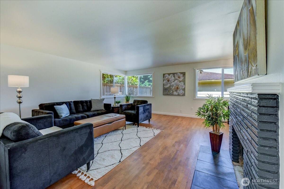 Burien, WA 98146,13305 6th AVE SW