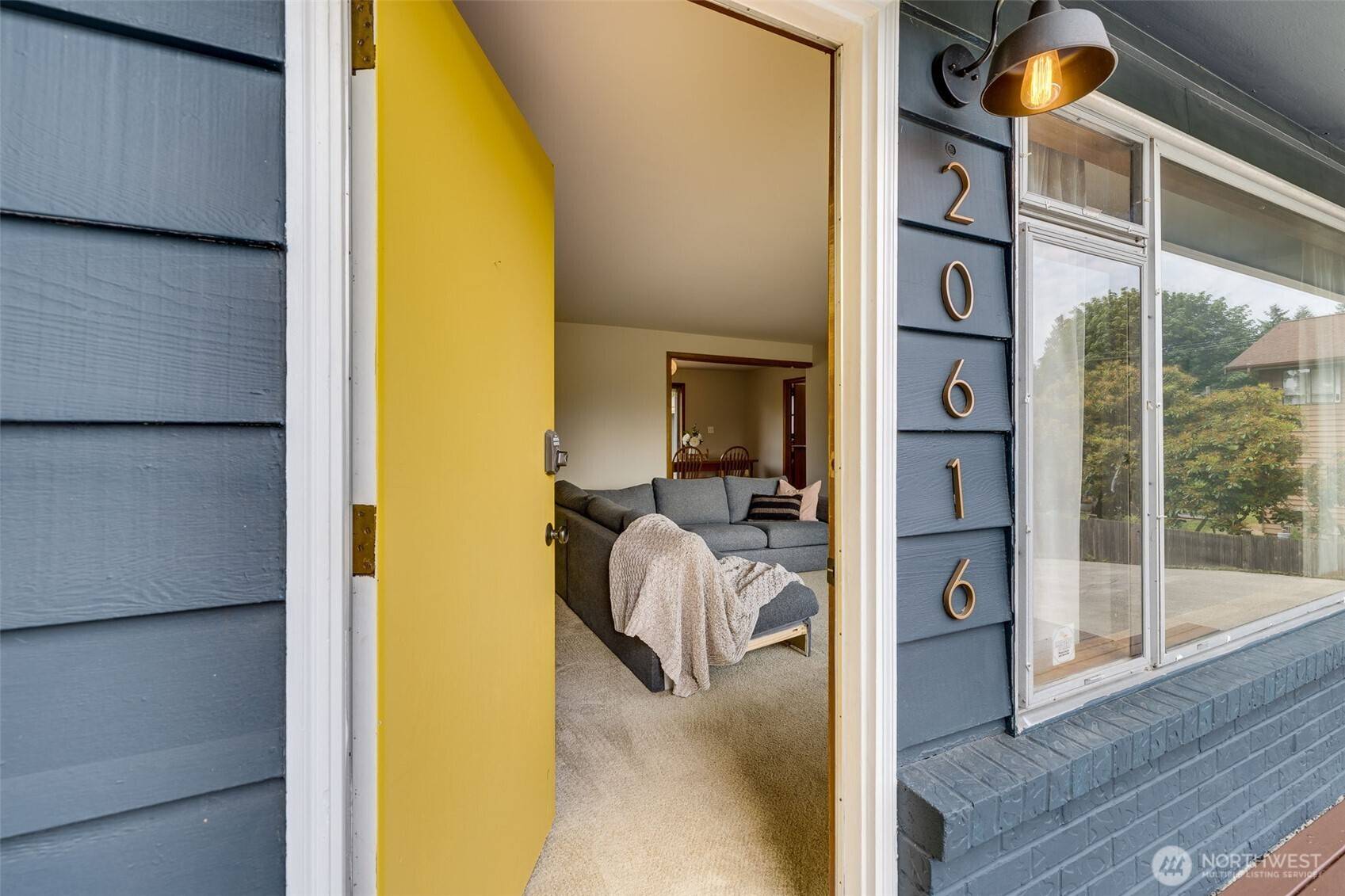 Edmonds, WA 98026,20616 80th AVE W