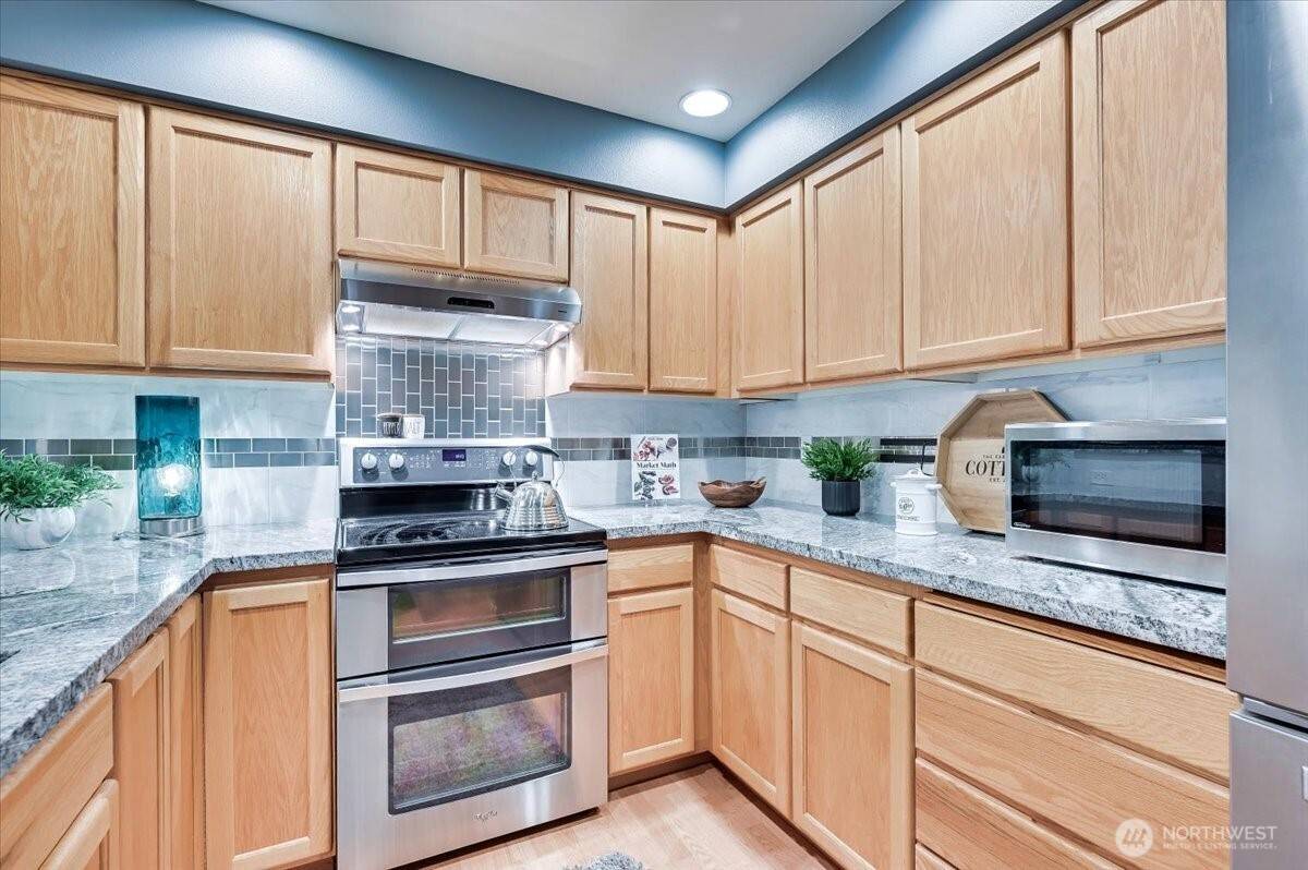 Everett, WA 98208,2001 120th PL SE #3-104