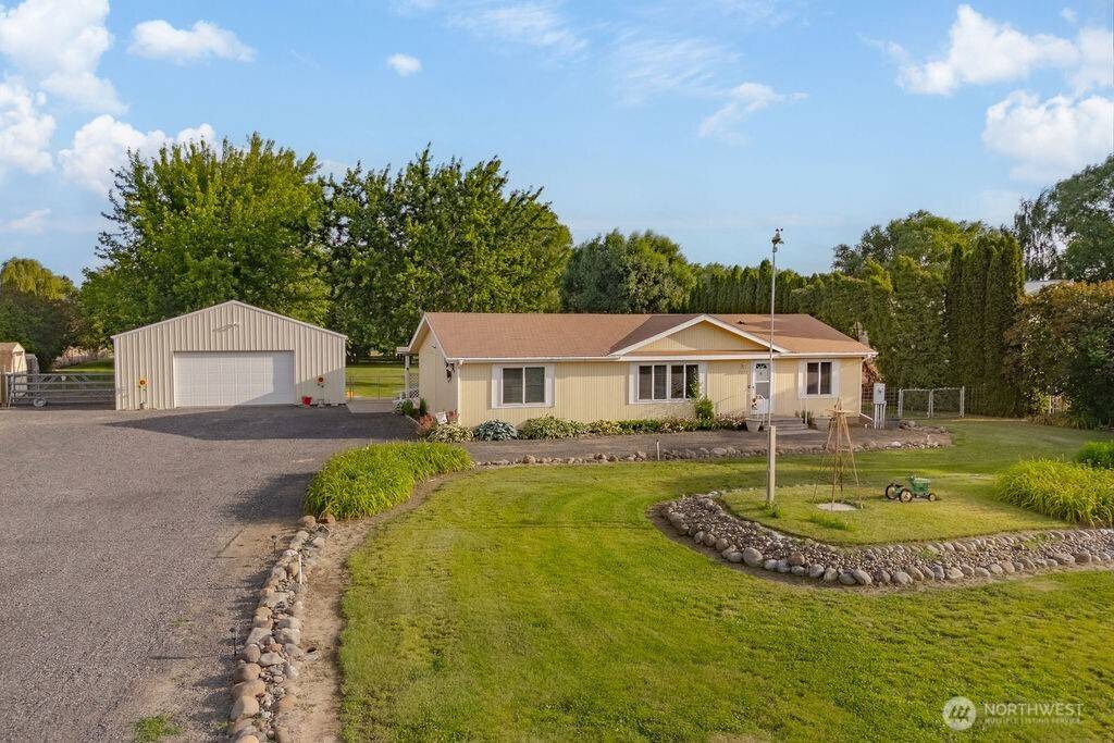 Moses Lake, WA 98837,7357 Wild Goose LN NE