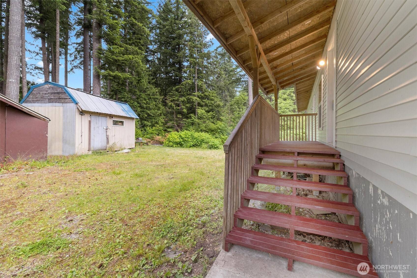Maple Falls, WA 98266,8363 Holly LN