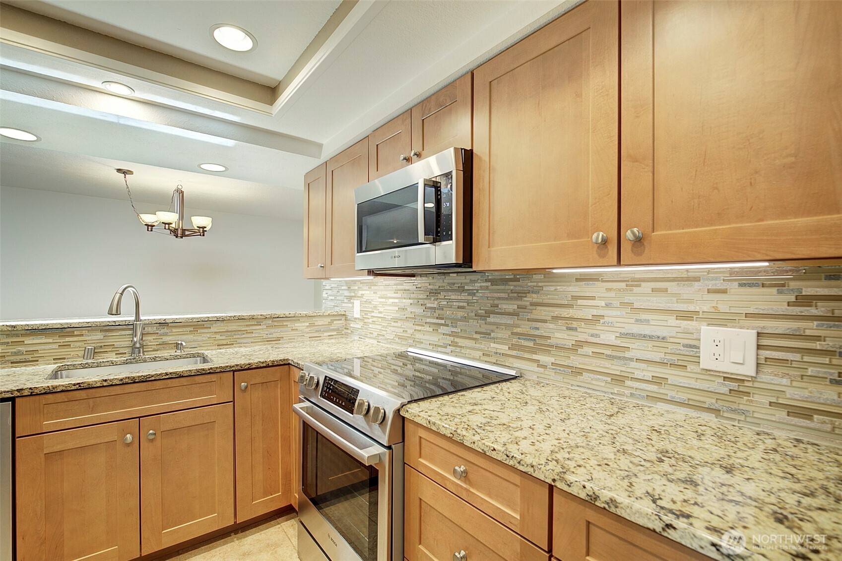 Mercer Island, WA 98040,2940 76th Ave SE #B403