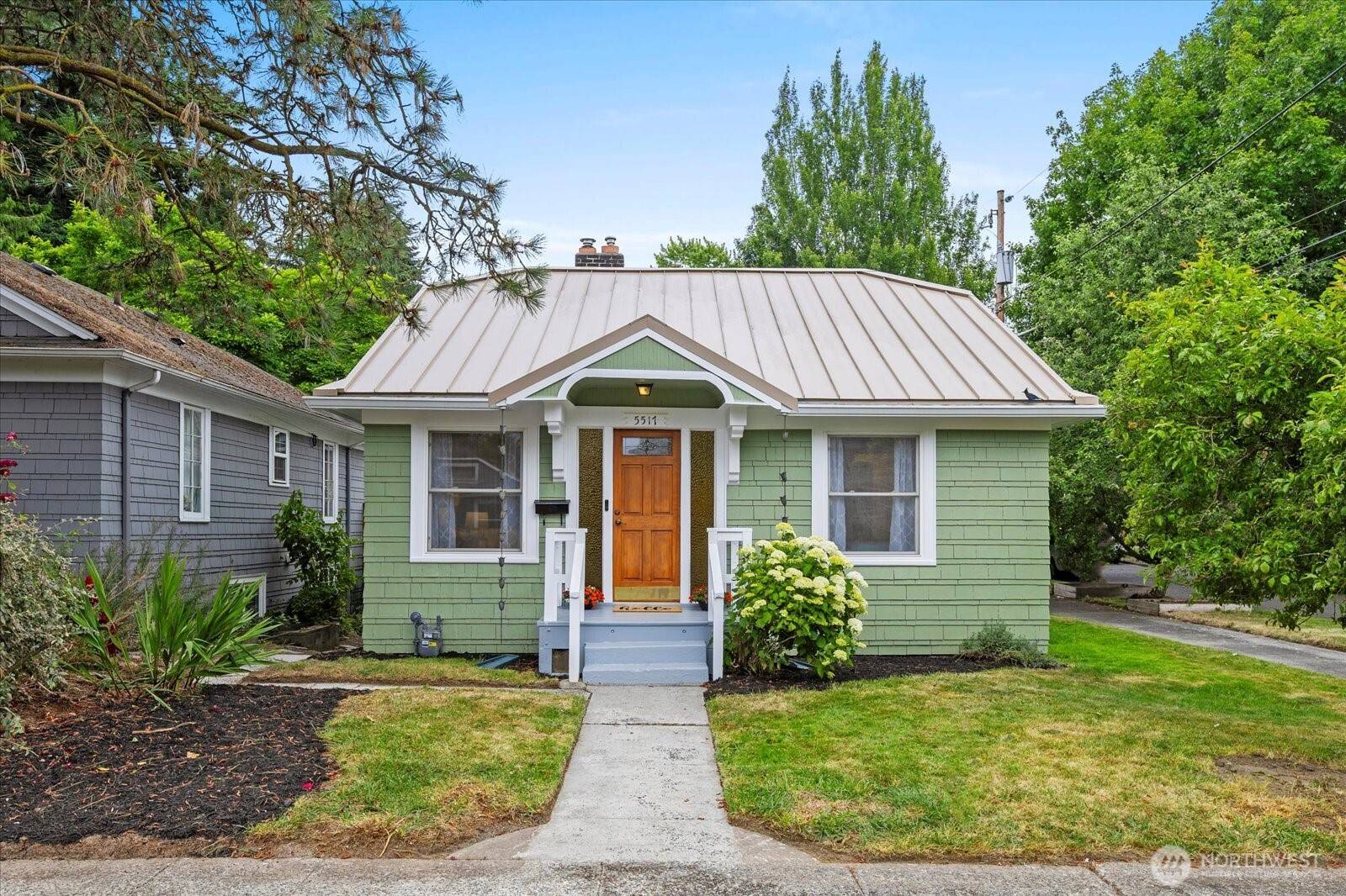 Seattle, WA 98105,5517 8th AVE NE