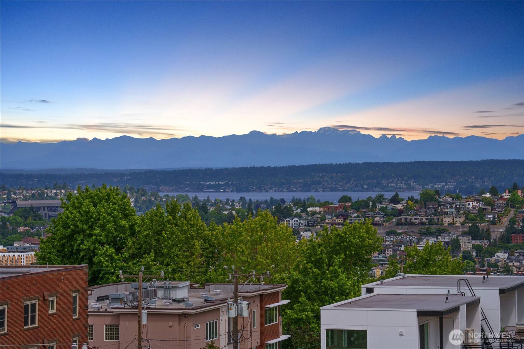 Seattle, WA 98109,1818 Bigelow AVE N #403