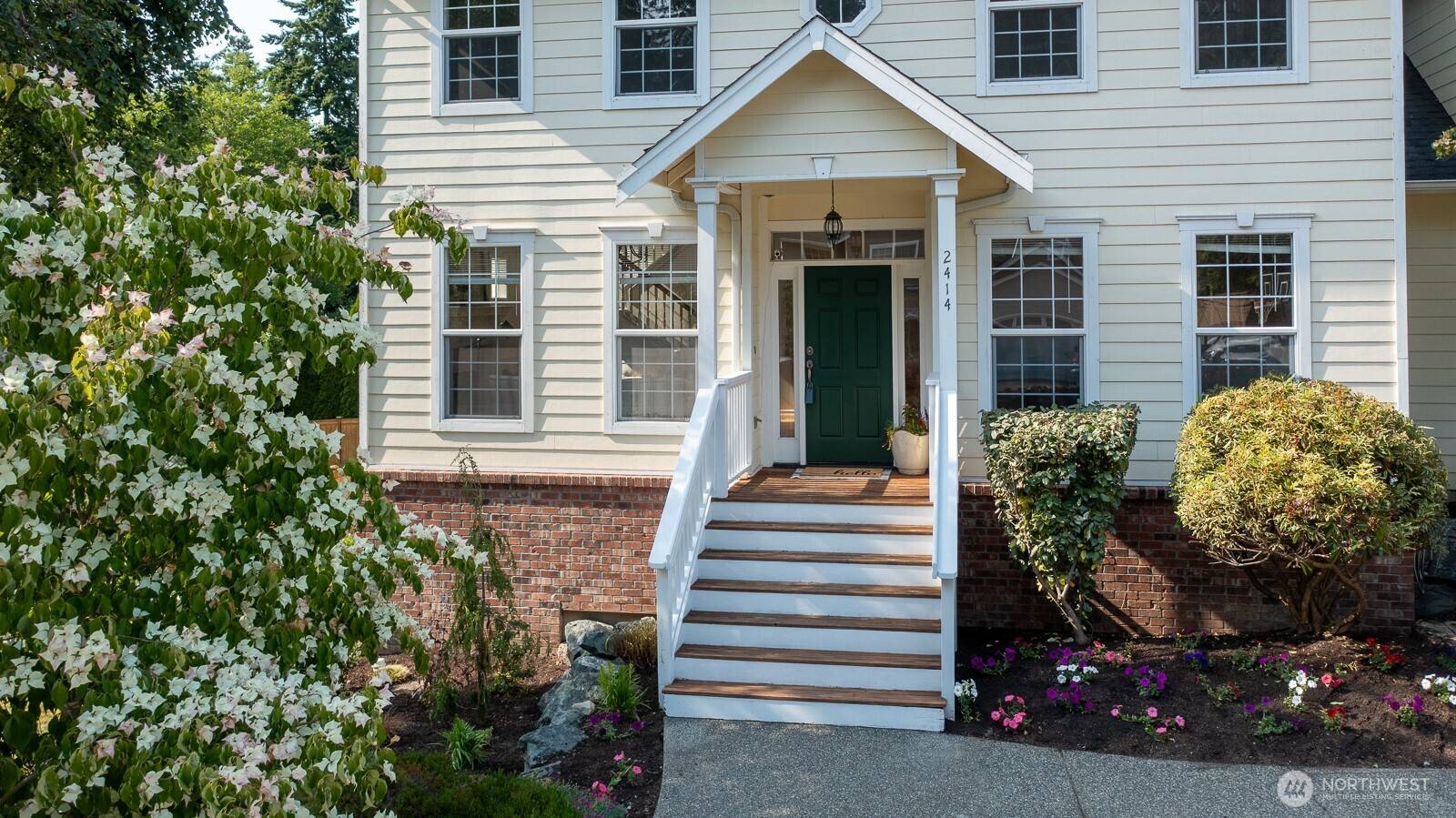 Anacortes, WA 98221,2414 42nd PL