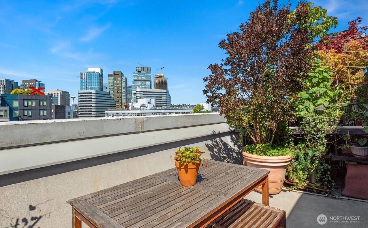 Seattle, WA 98122,417 E Pine ST #211