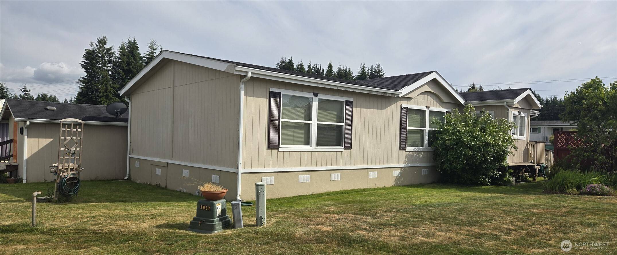 Montesano, WA 98563,57 Clemons RD #17