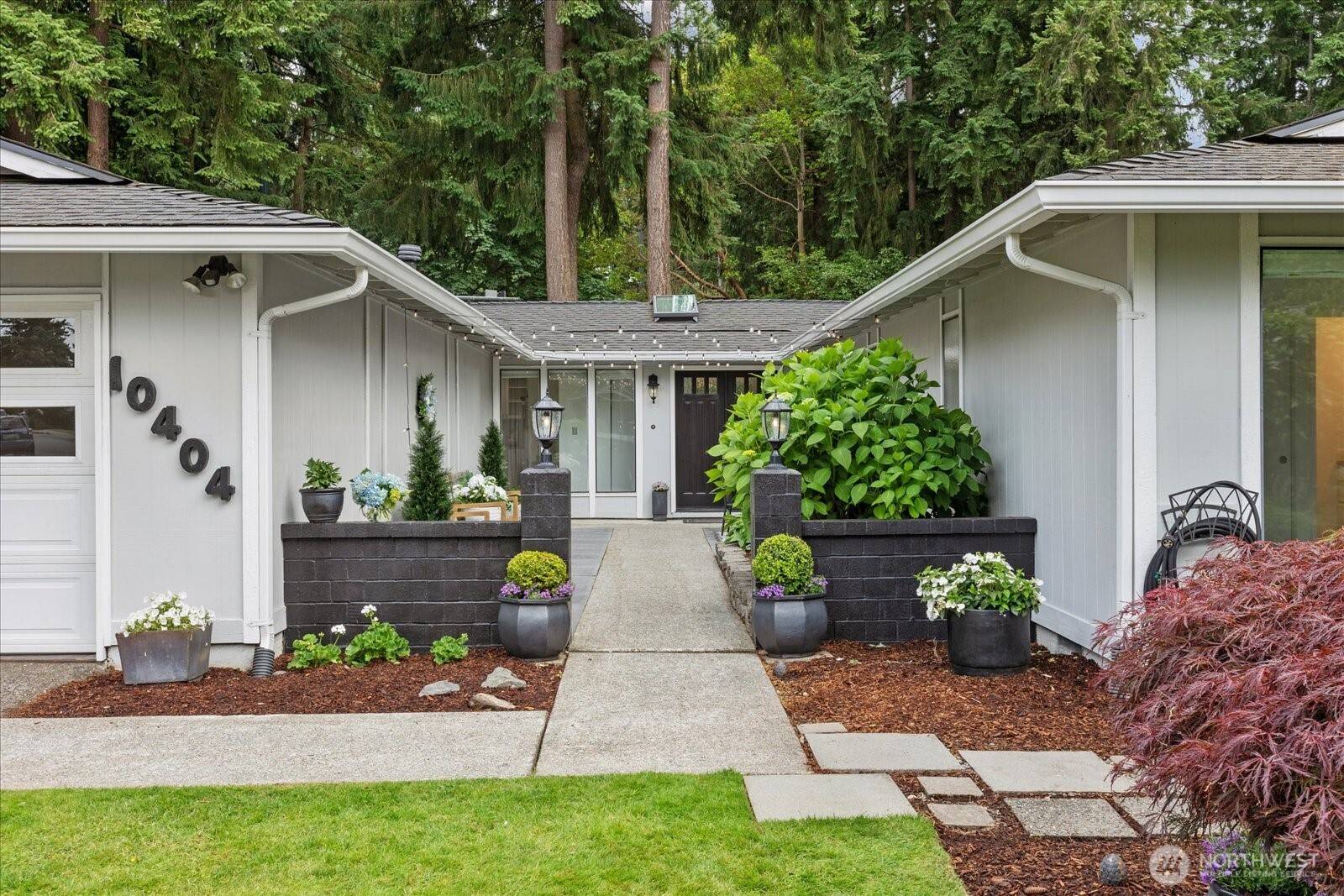 Redmond, WA 98052,10404 165th PL NE