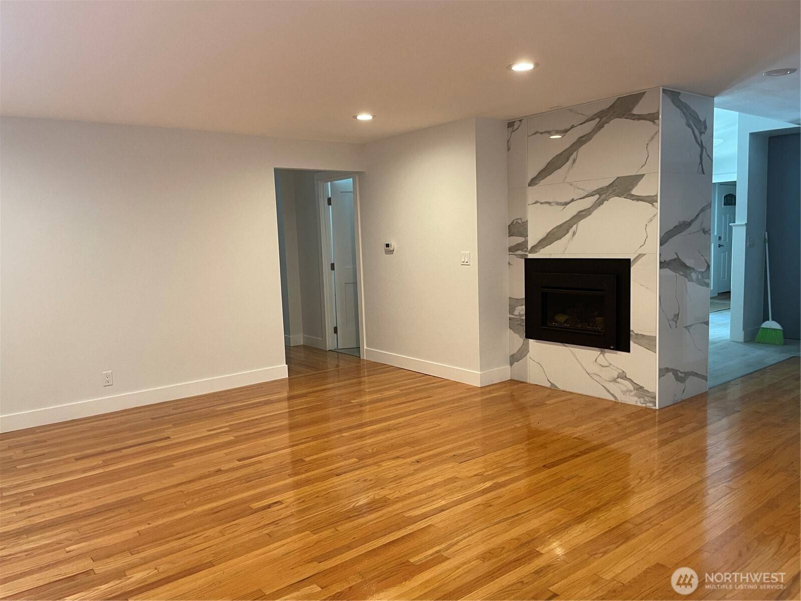Bellevue, WA 98008,16039 NE 27th ST