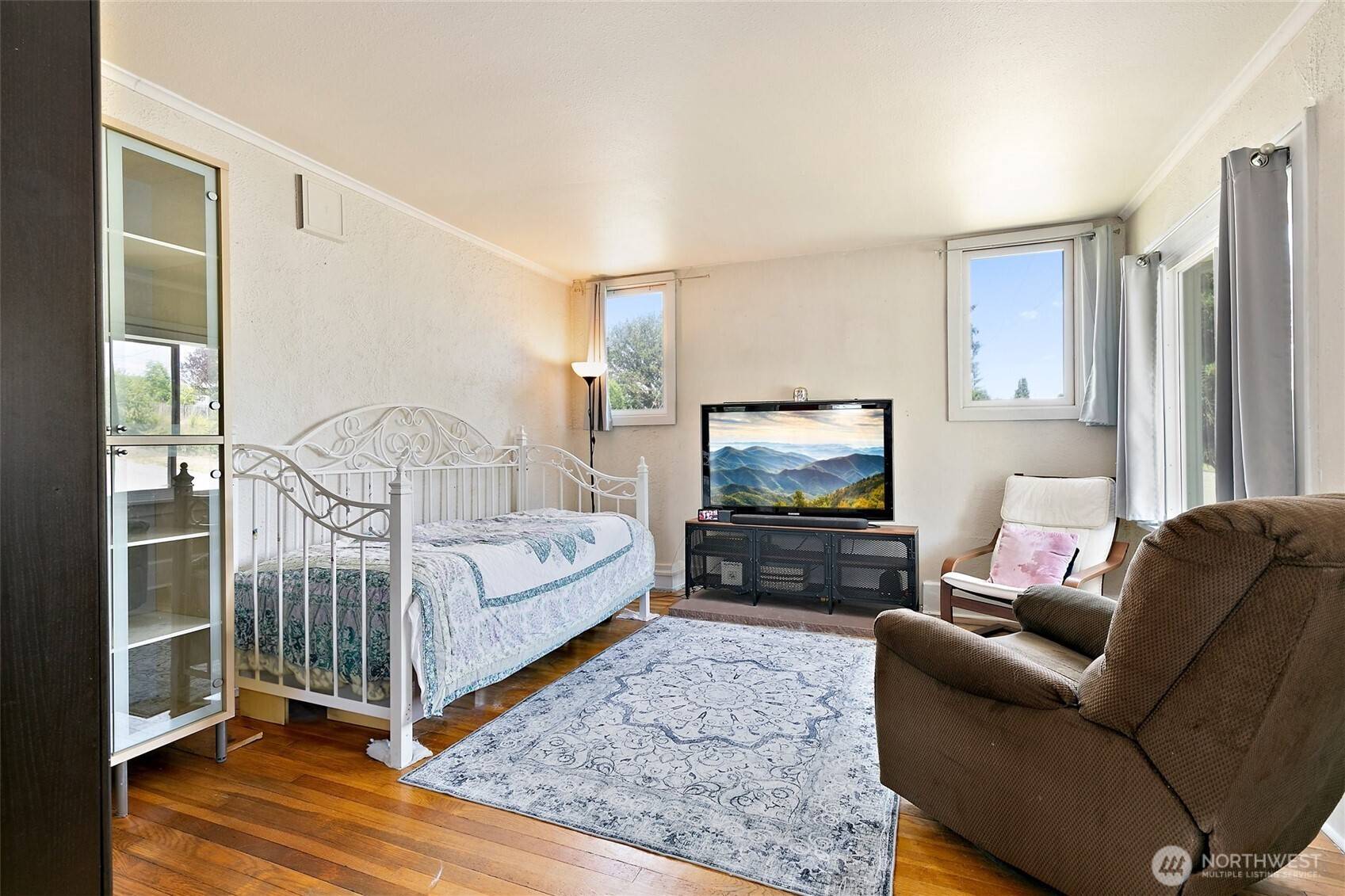 Tacoma, WA 98408,6102 S J ST