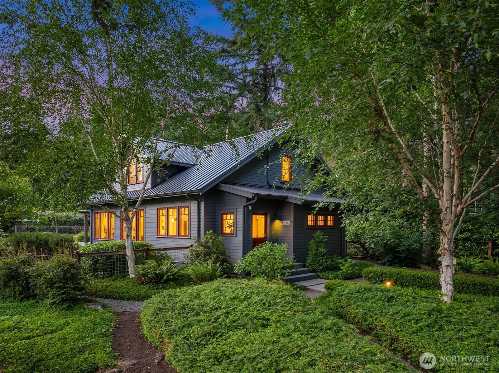Bainbridge Island, WA 98110,10918 Sunrise DR NE