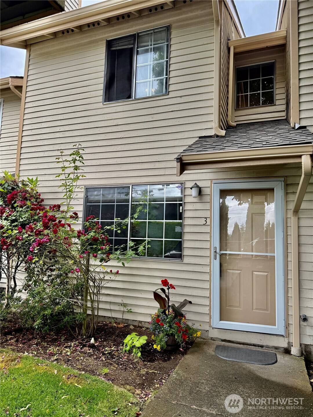 Everett, WA 98208,115 124th ST SE #D3