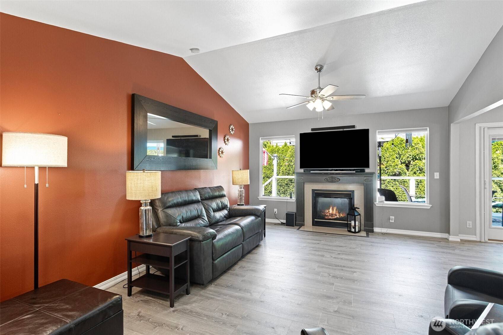 Edmonds, WA 98026,13233 59th AVE W
