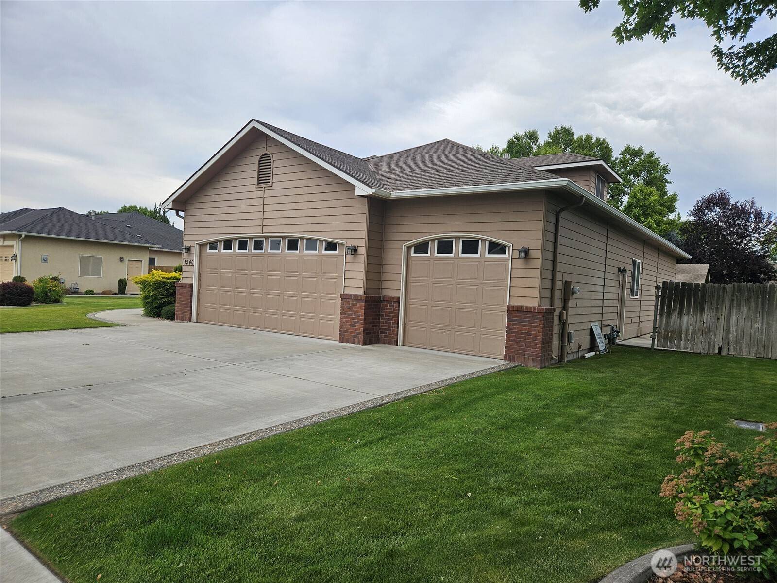 Richland, WA 99352,1240 Vintage RD