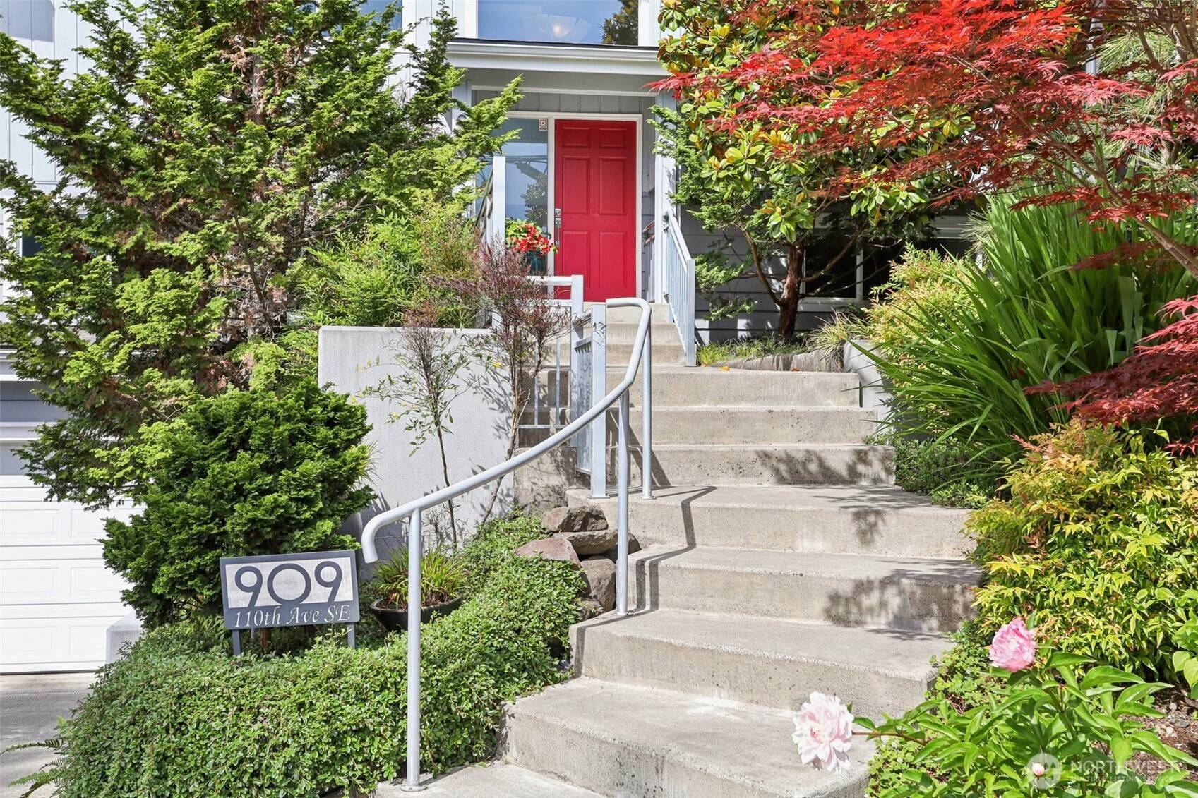 Bellevue, WA 98004,909 110th AVE SE