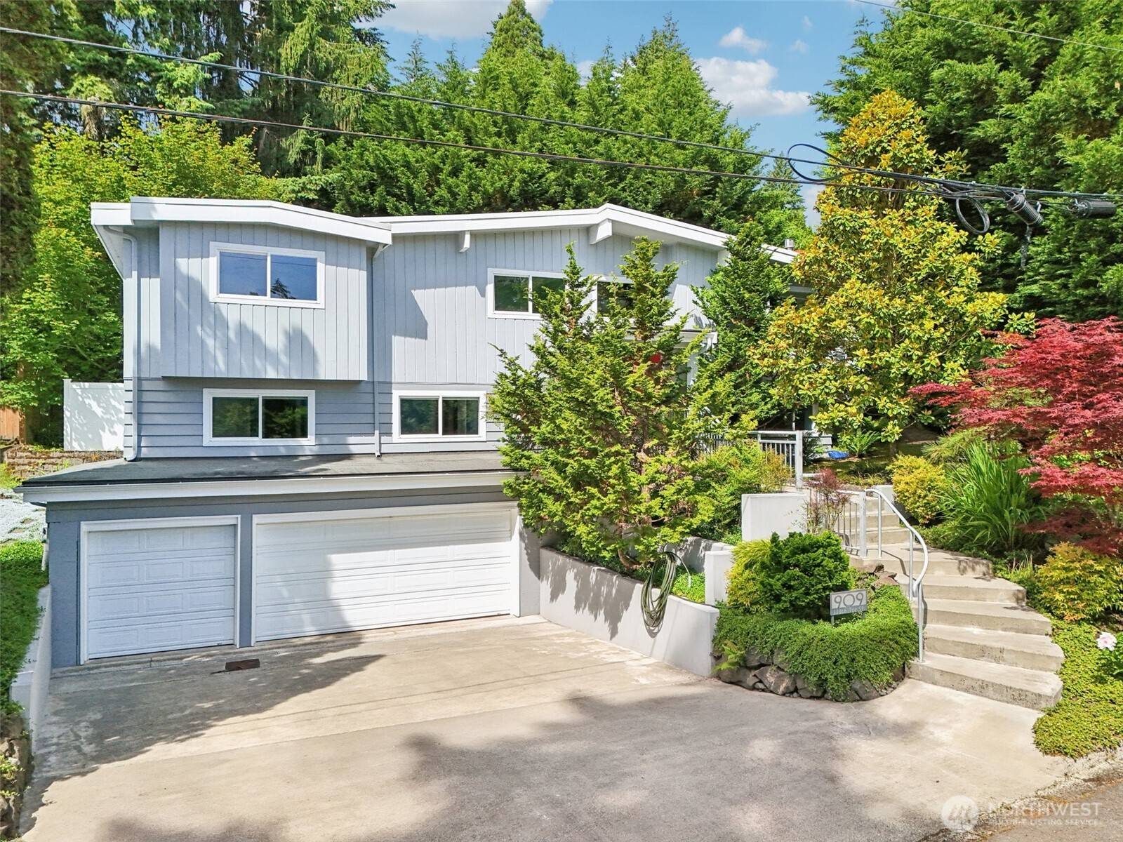 Bellevue, WA 98004,909 110th AVE SE