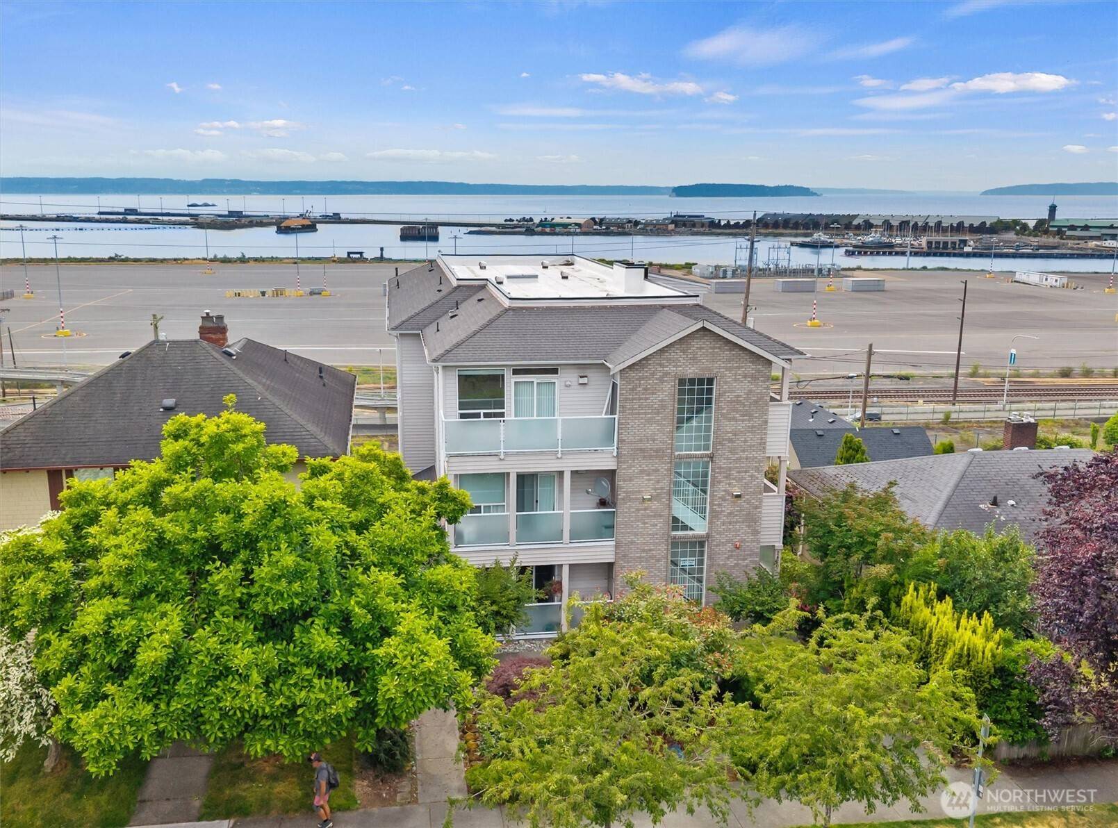 Everett, WA 98201,2420 Grand AVE #103