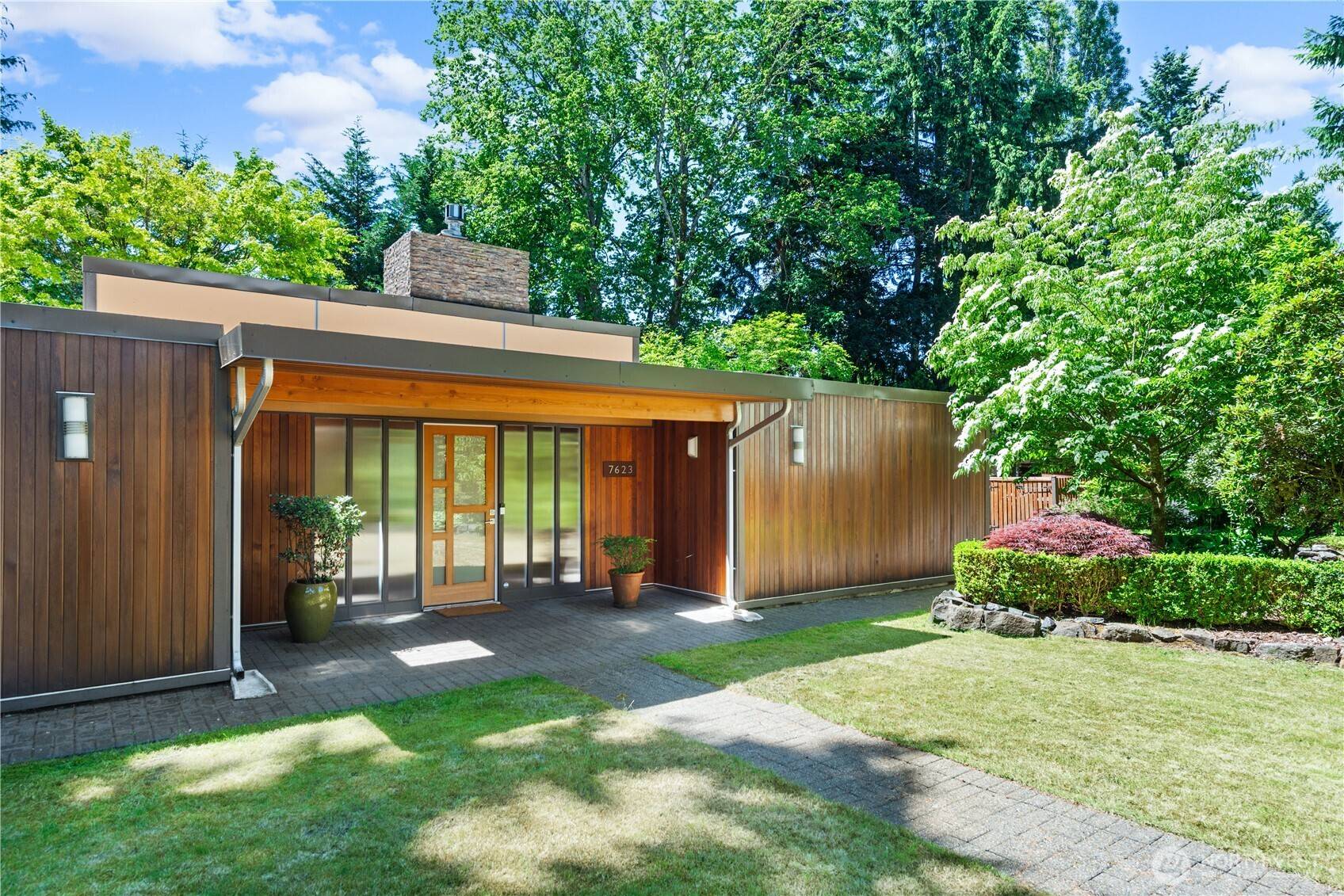 Kirkland, WA 98034,7623 NE 123rd ST