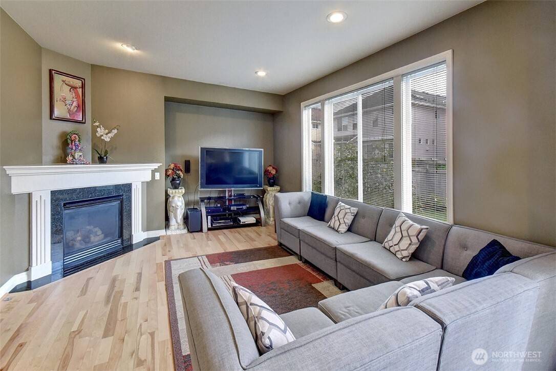 Redmond, WA 98052,19137 NE 65th WAY