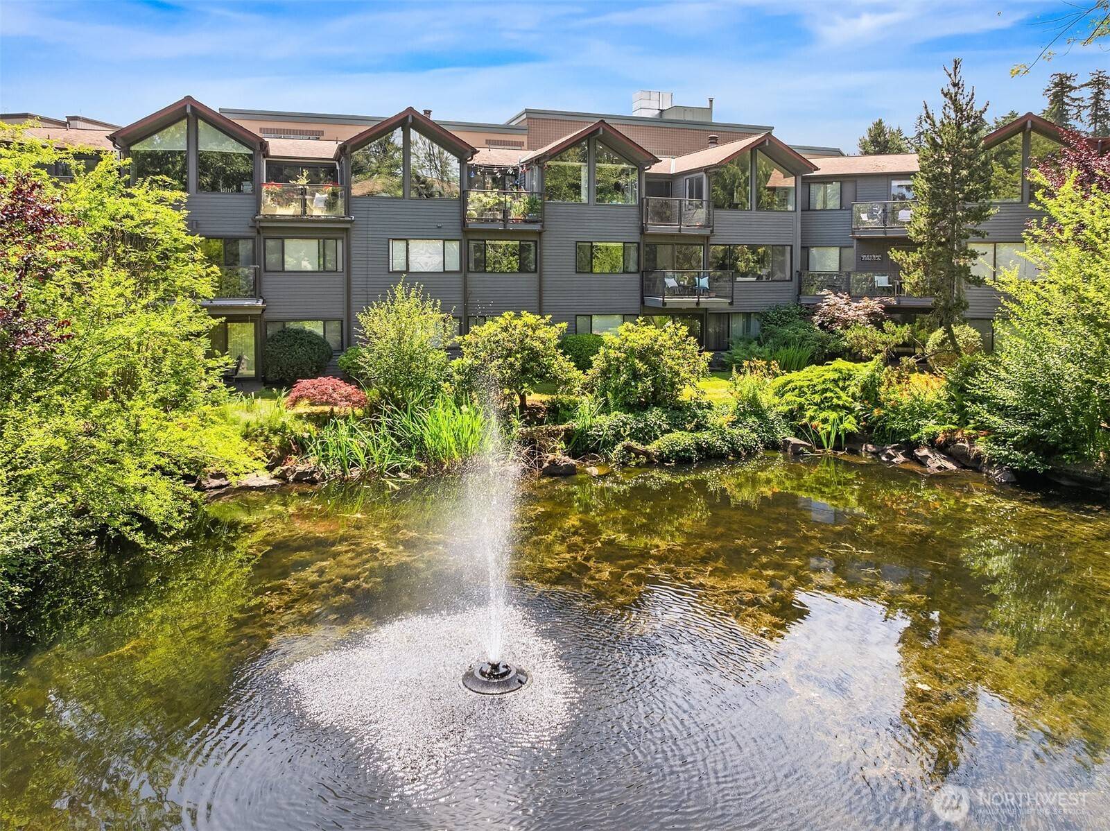 Shoreline, WA 98133,19428 Aurora AVE N #427