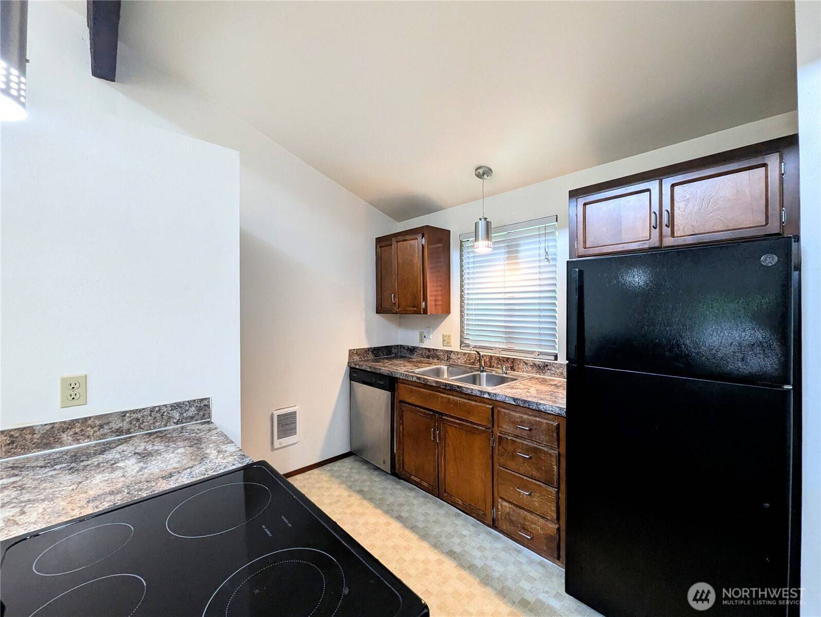 Everett, WA 98201,233 Dorn Ave #3