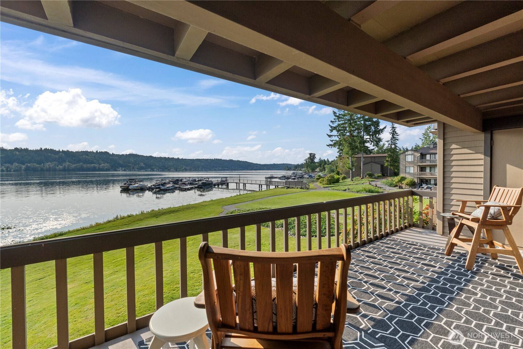 Redmond, WA 98052,17514 NE 40th PL #J3