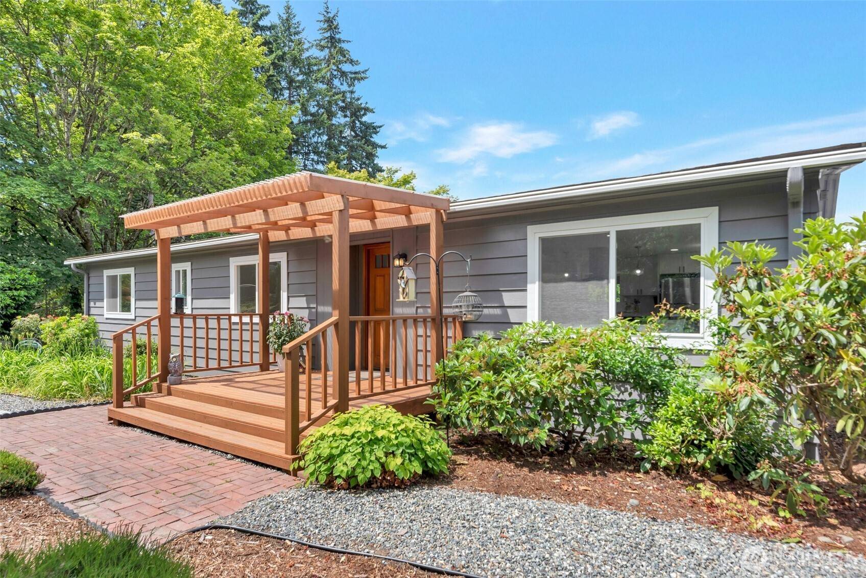 Bothell, WA 98021,714 WANDERING CREEK DR