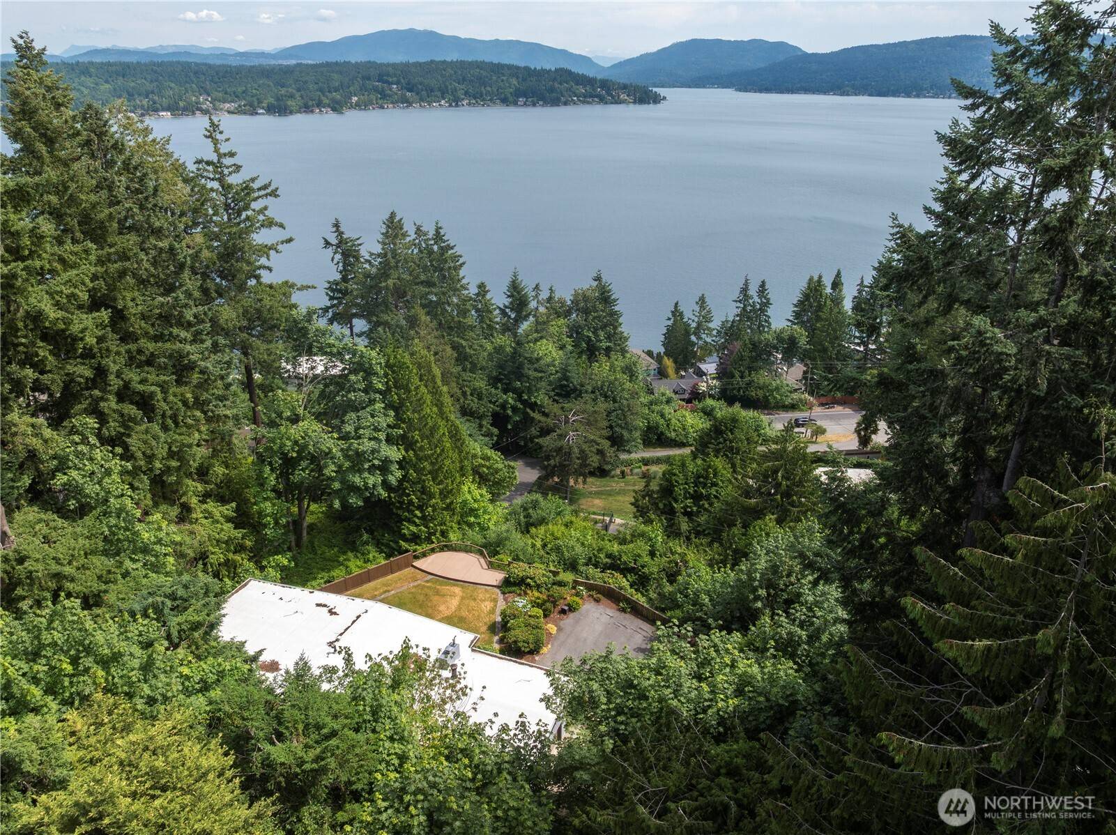 Bellevue, WA 98008,639 W Lake Sammamish Pkwy NE