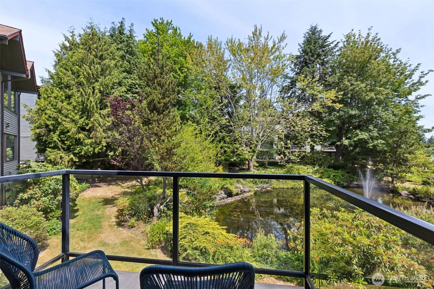 Shoreline, WA 98133,19414 Aurora AVE N #203