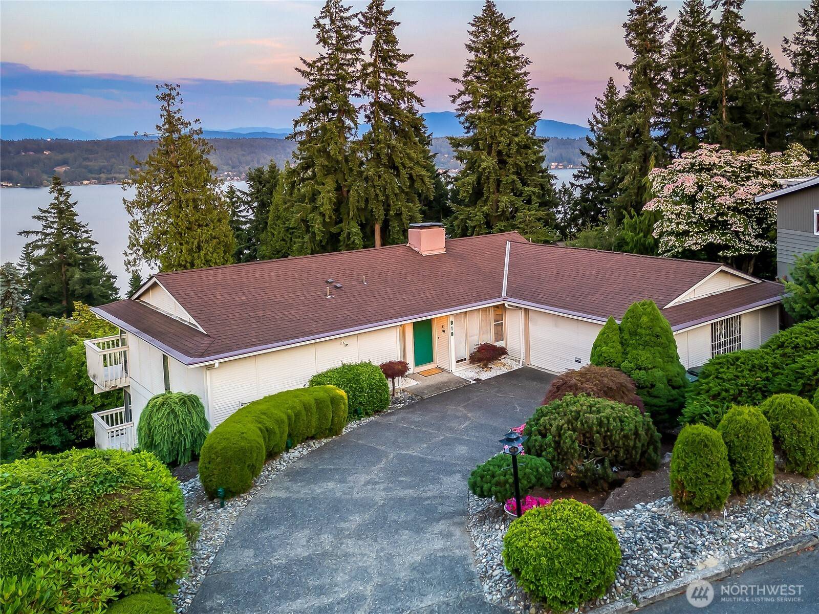 Bellevue, WA 98008,818 179TH PL NE