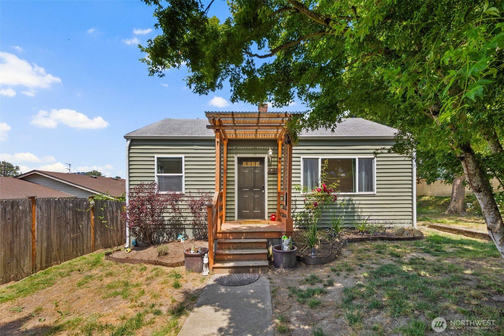 Tacoma, WA 98404,2033 E Wright AVE
