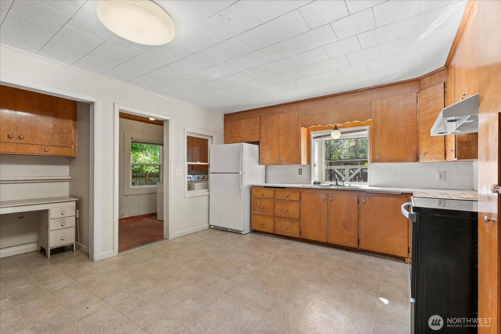 Lake Forest Park, WA 98155,18056 25th AVE NE