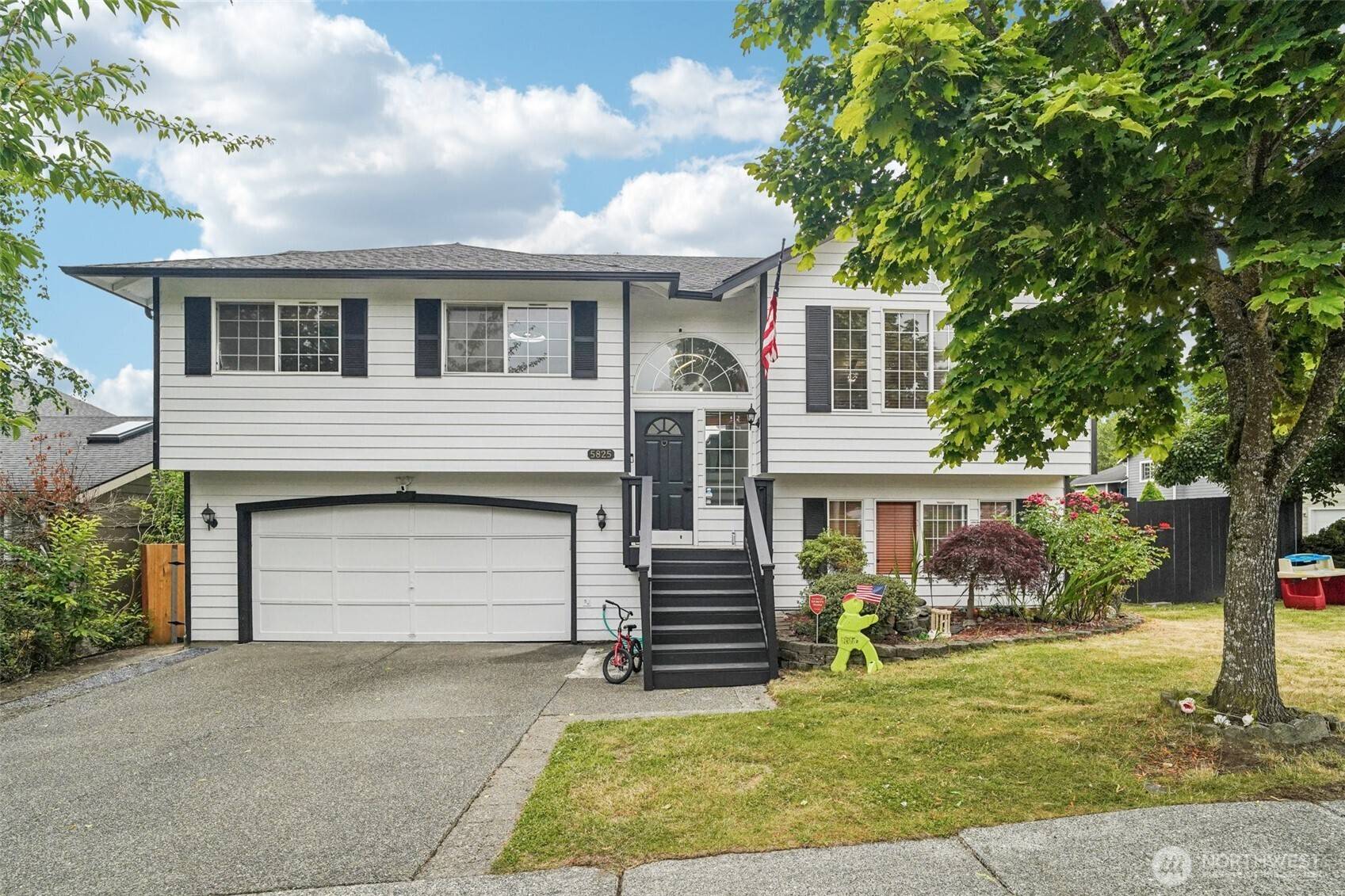 Everett, WA 98203,5825 12th AVE W
