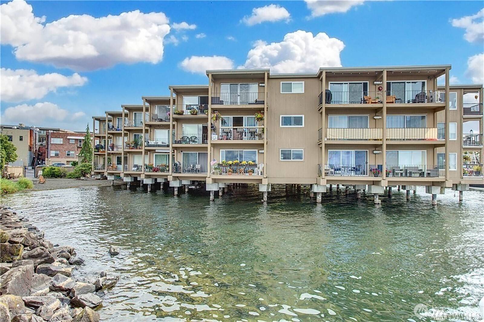 Kirkland, WA 98033,65 Kirkland Avenue #214