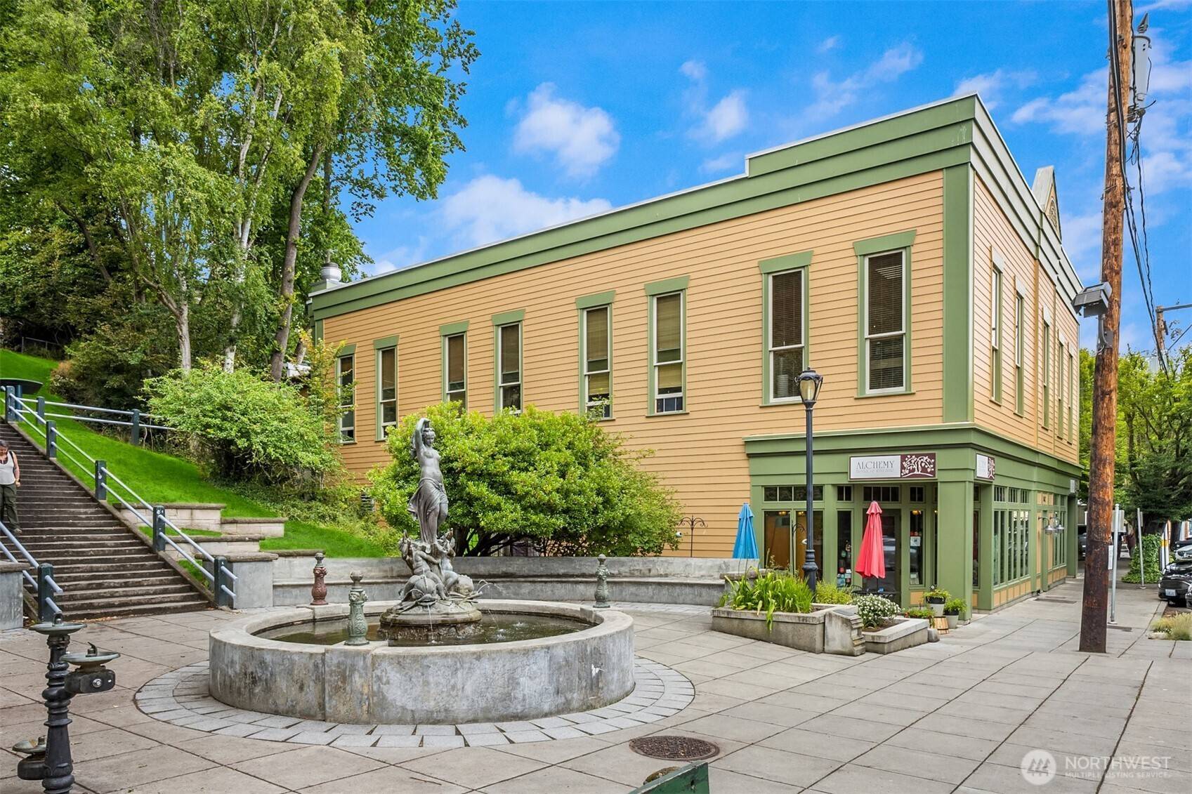 Port Townsend, WA 98368,842 Washington ST #204