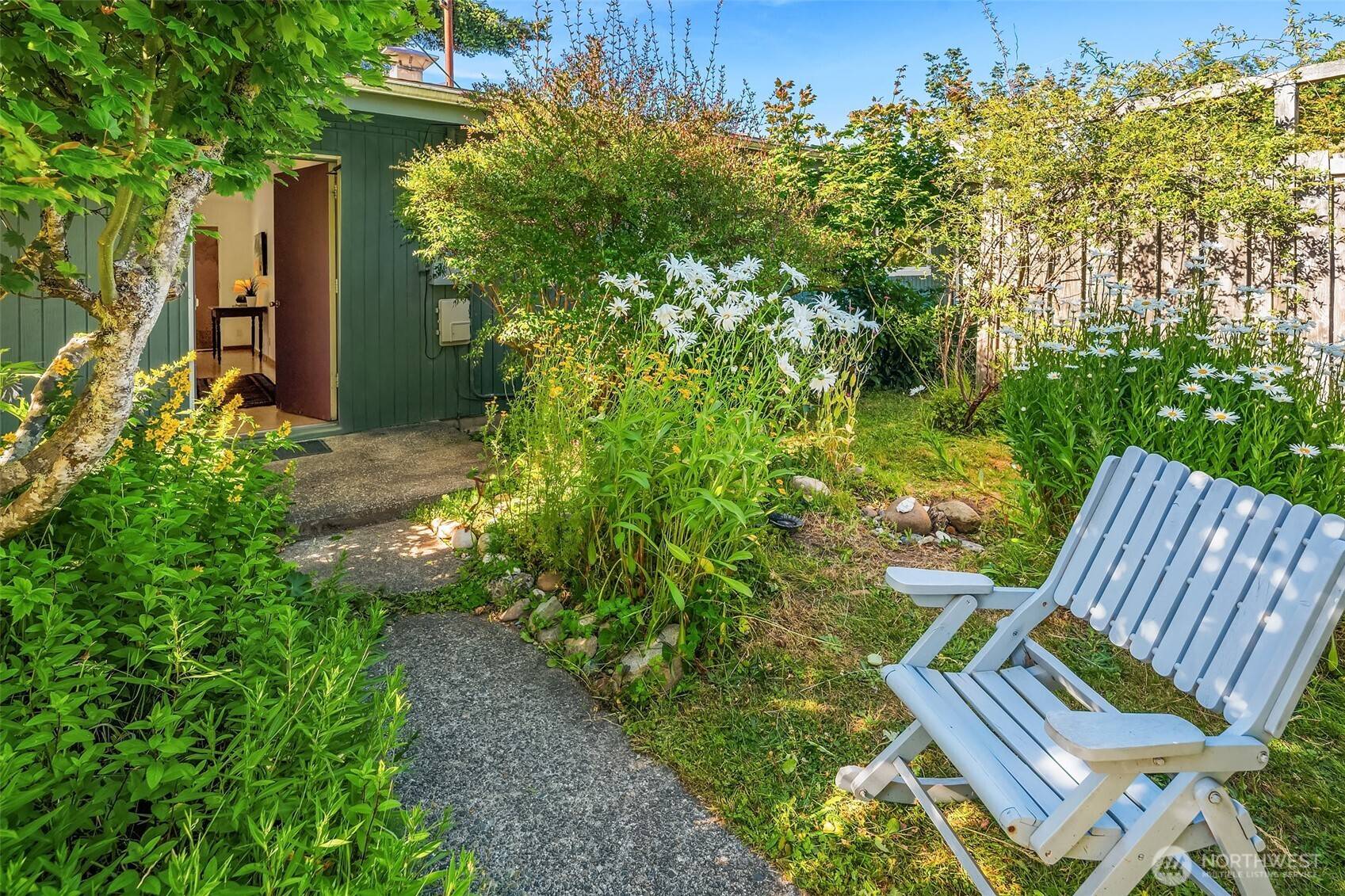 Vashon, WA 98070,9922 SW 206th CT