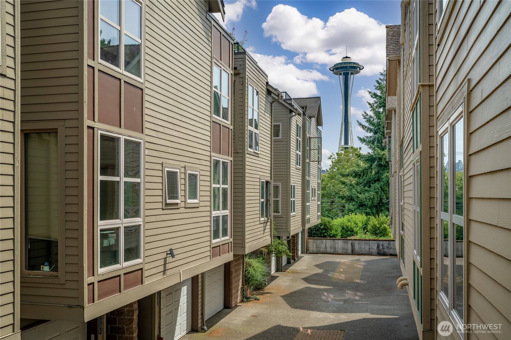 Seattle, WA 98109,718 Nob Hill AVE N #A