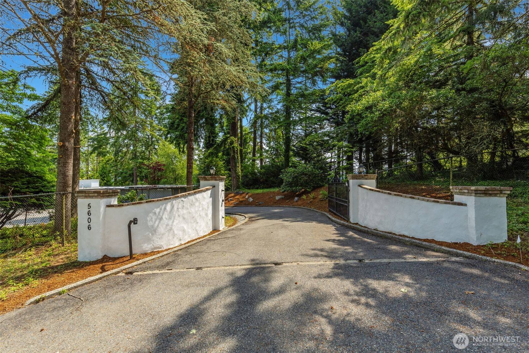 Issaquah, WA 98027,5606 189th AVE SE