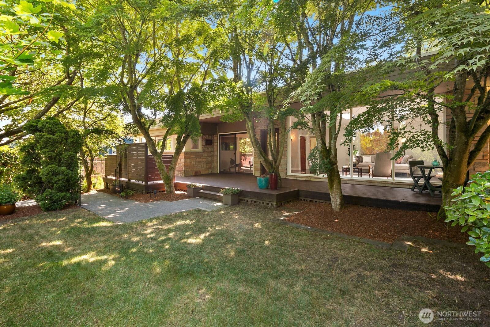 Seattle, WA 98199,3771 W Commodore WAY
