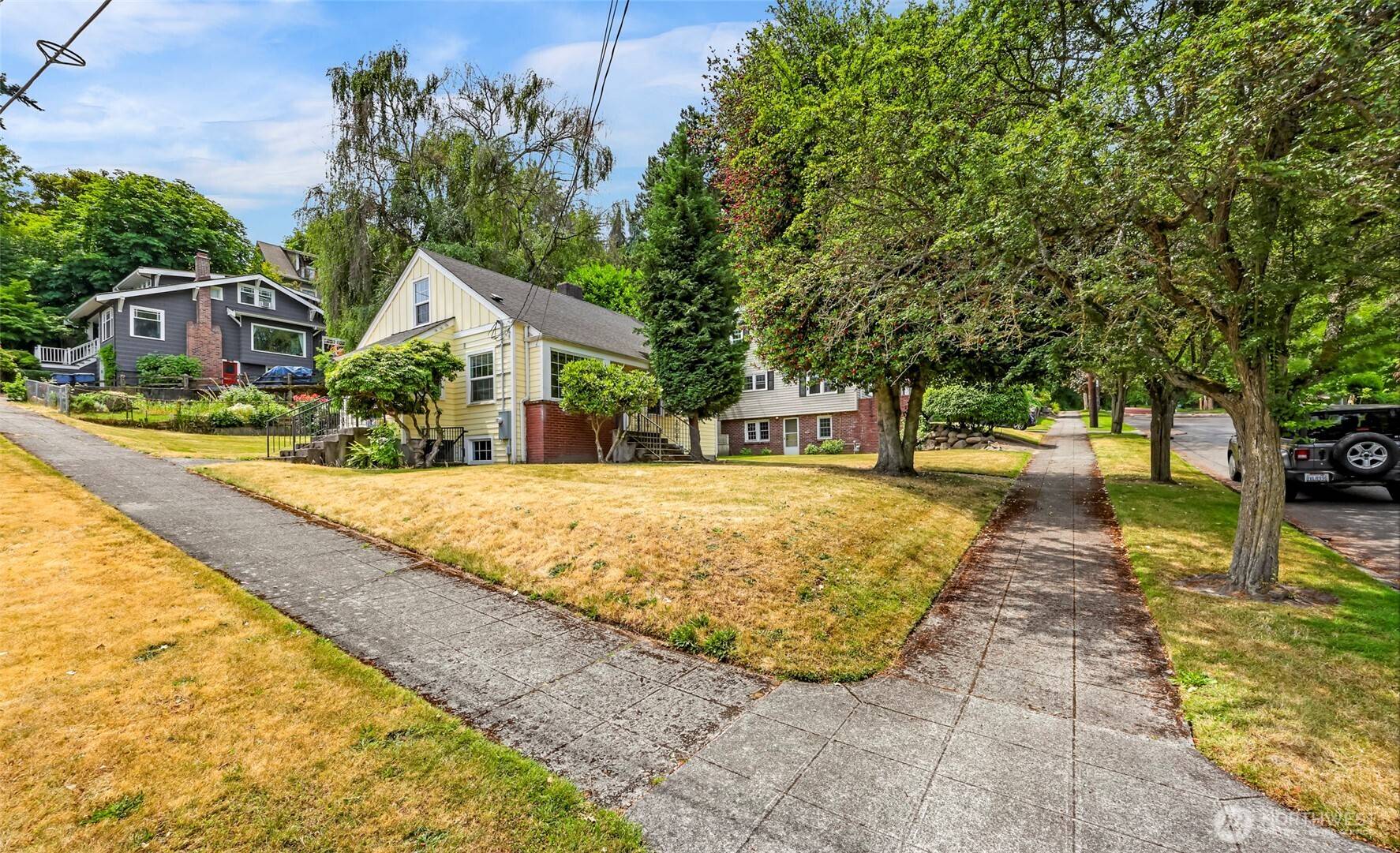 Seattle, WA 98119,403 W Dravus ST