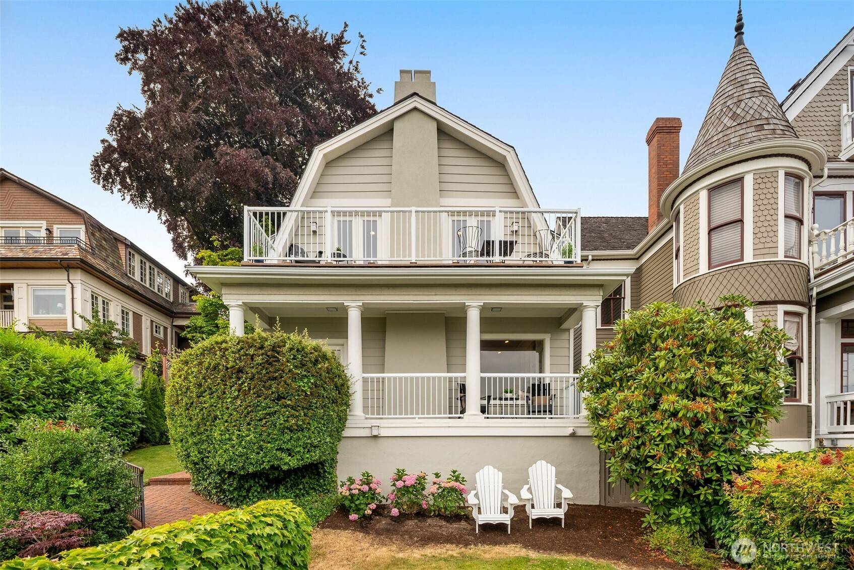 Seattle, WA 98119,526 W Kinnear PL