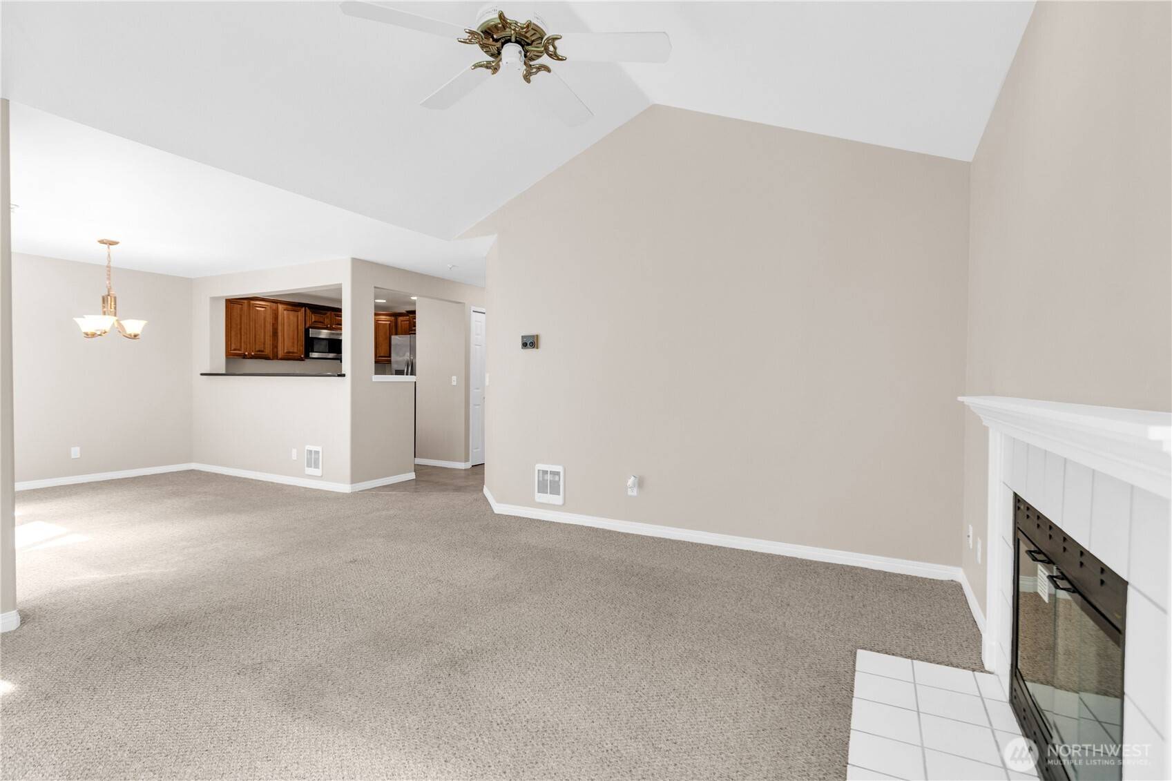 Bellevue, WA 98005,1628 118th AVE SE #F316