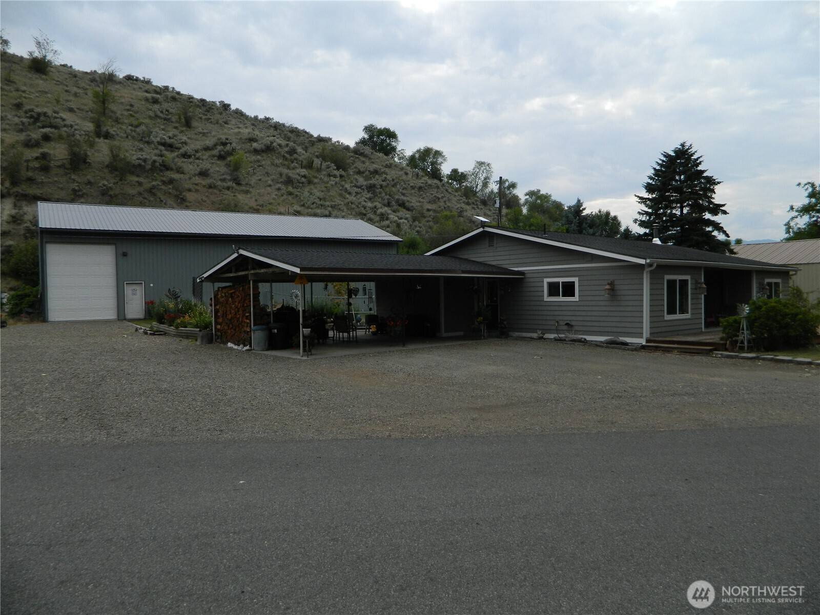 Tonasket, WA 98855,44 Bonaparte AVE