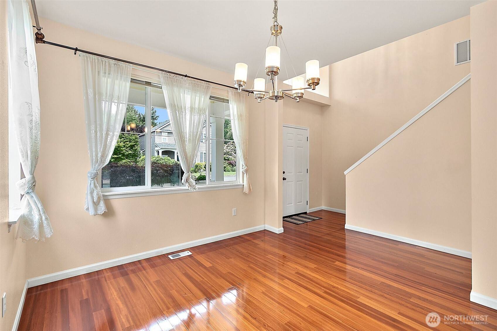 Tacoma, WA 98422,3402 Viewpoint CIR NE