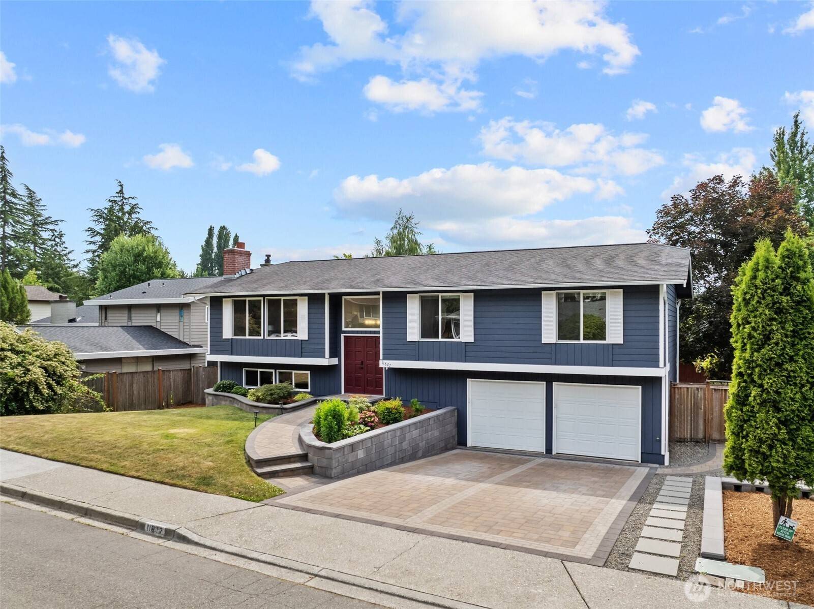 Kirkland, WA 98034,11827 104th AVE NE