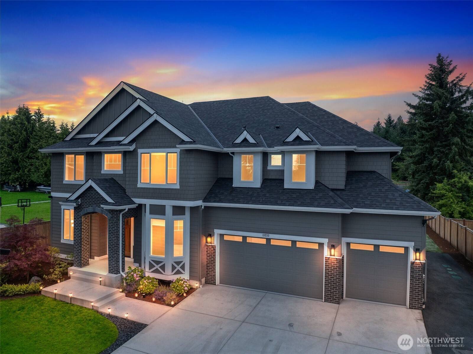 Renton, WA 98059,13233 158th AVE SE