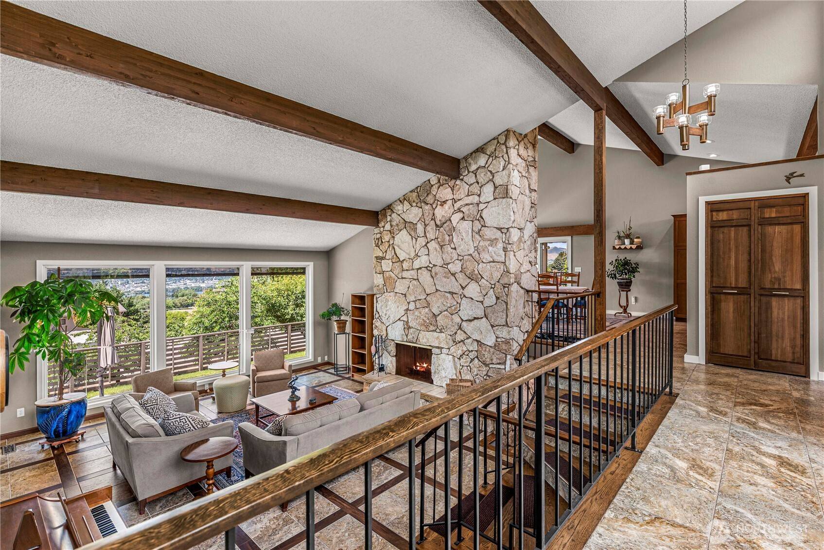 East Wenatchee, WA 98802,701 Vista View PL