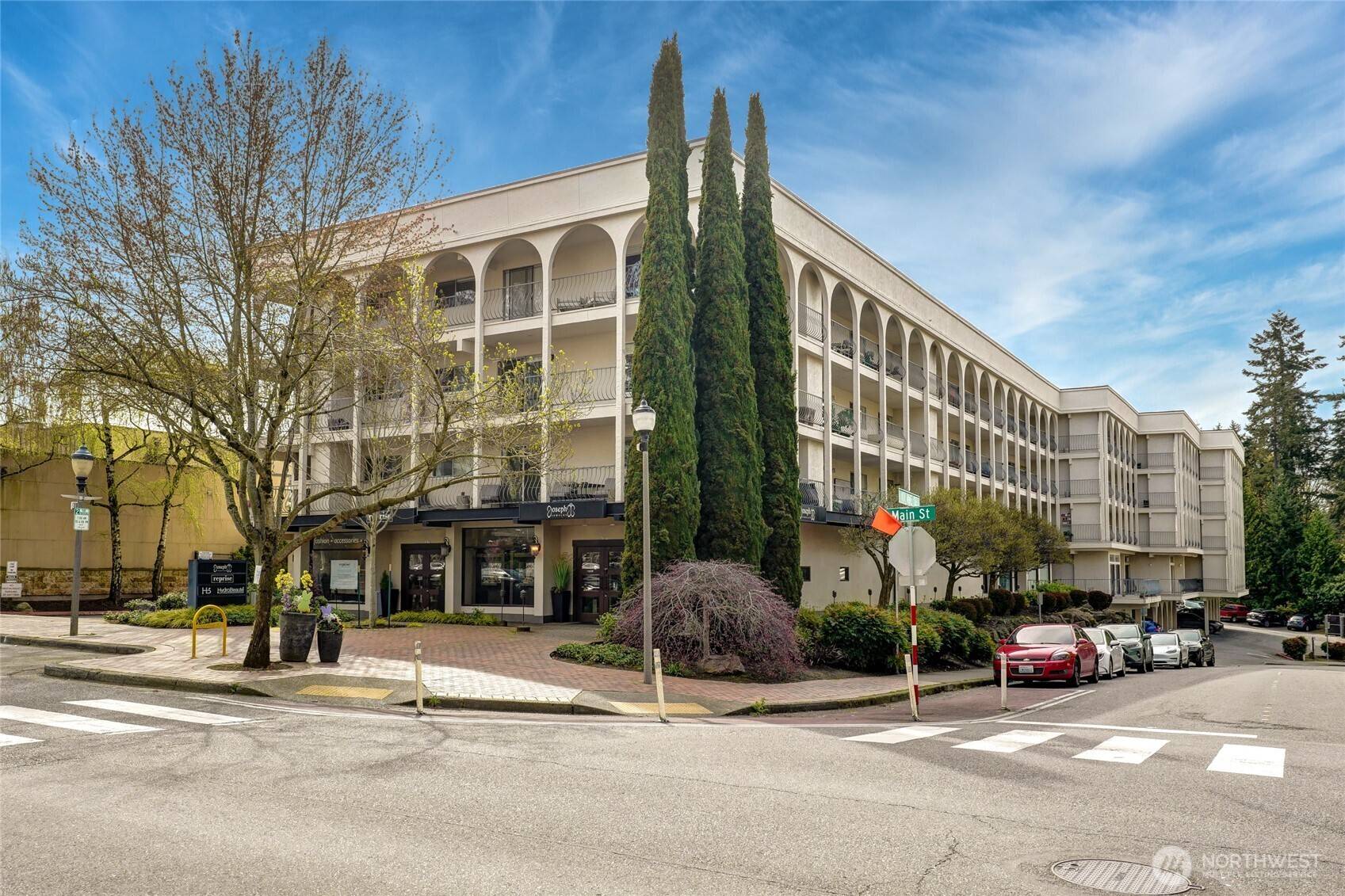 Bellevue, WA 98004,10129 Main ST #103