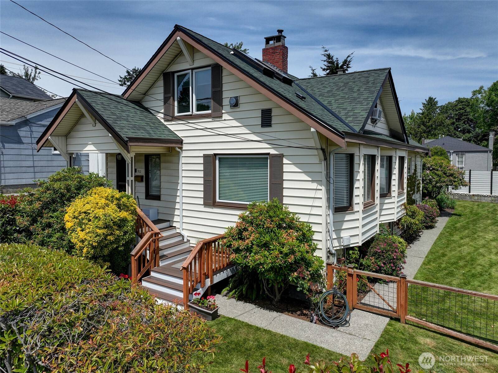Seattle, WA 98103,912 N 88th ST